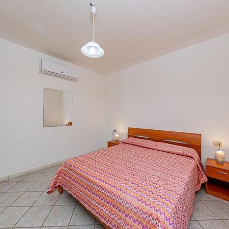 Appartamento Residenziale Trilocale 6 Posti Letto Via Sardegna San Teodoro San Teodoro  Exteriör bild