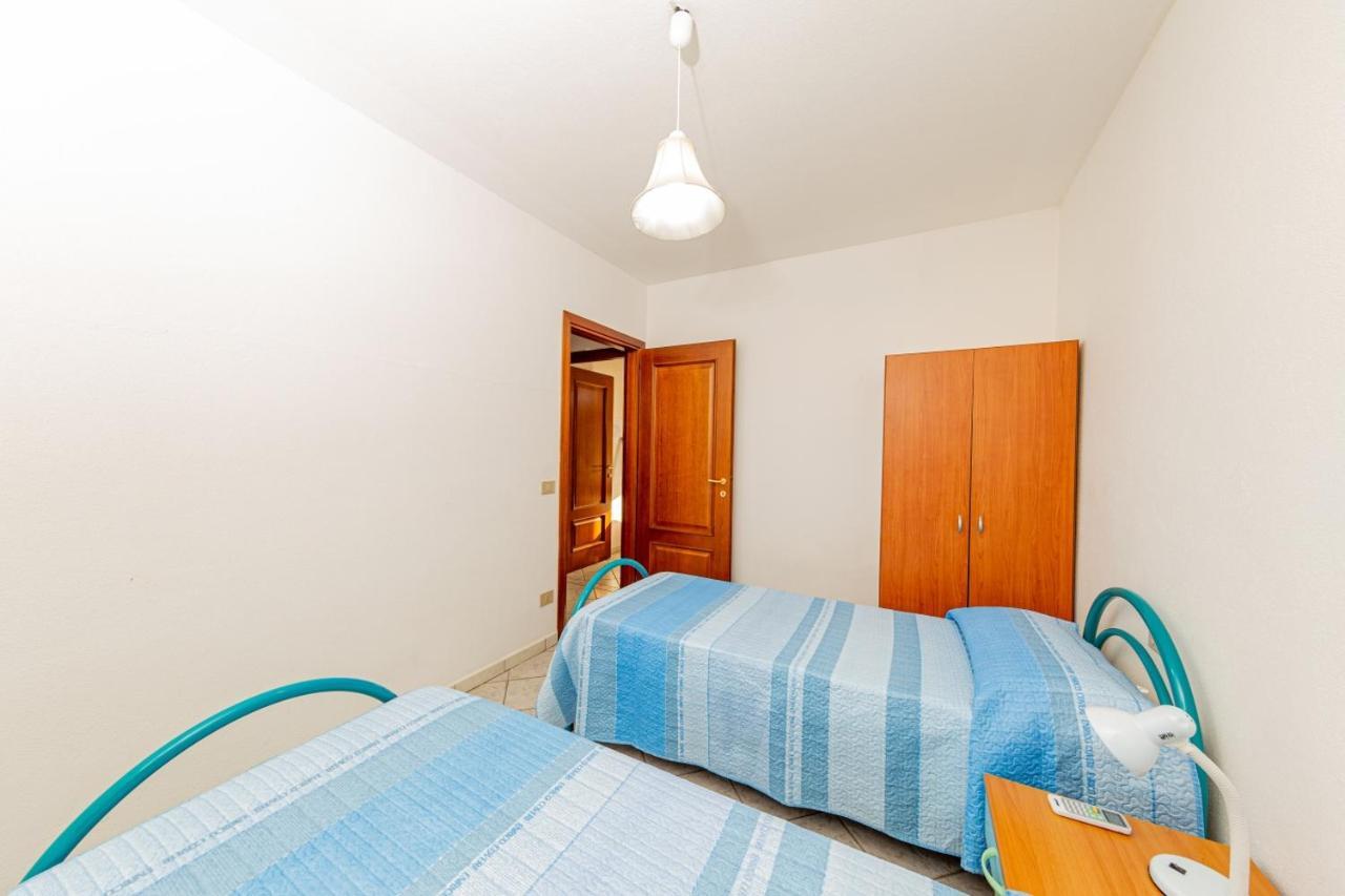 Appartamento Residenziale Trilocale 6 Posti Letto Via Sardegna San Teodoro San Teodoro  Exteriör bild